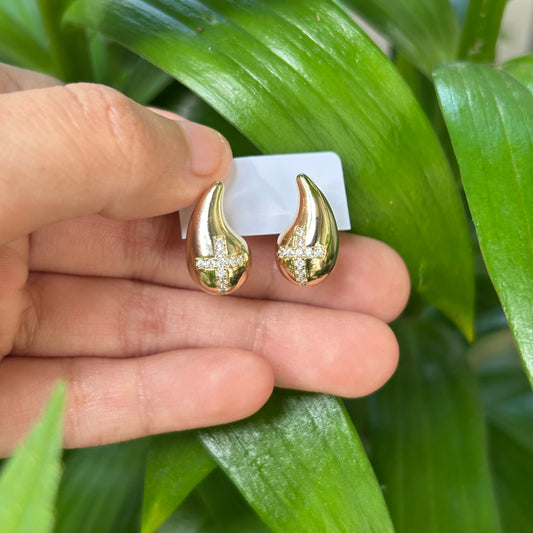 Small earrings with cross