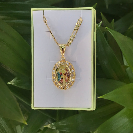 La sagrada familia necklace